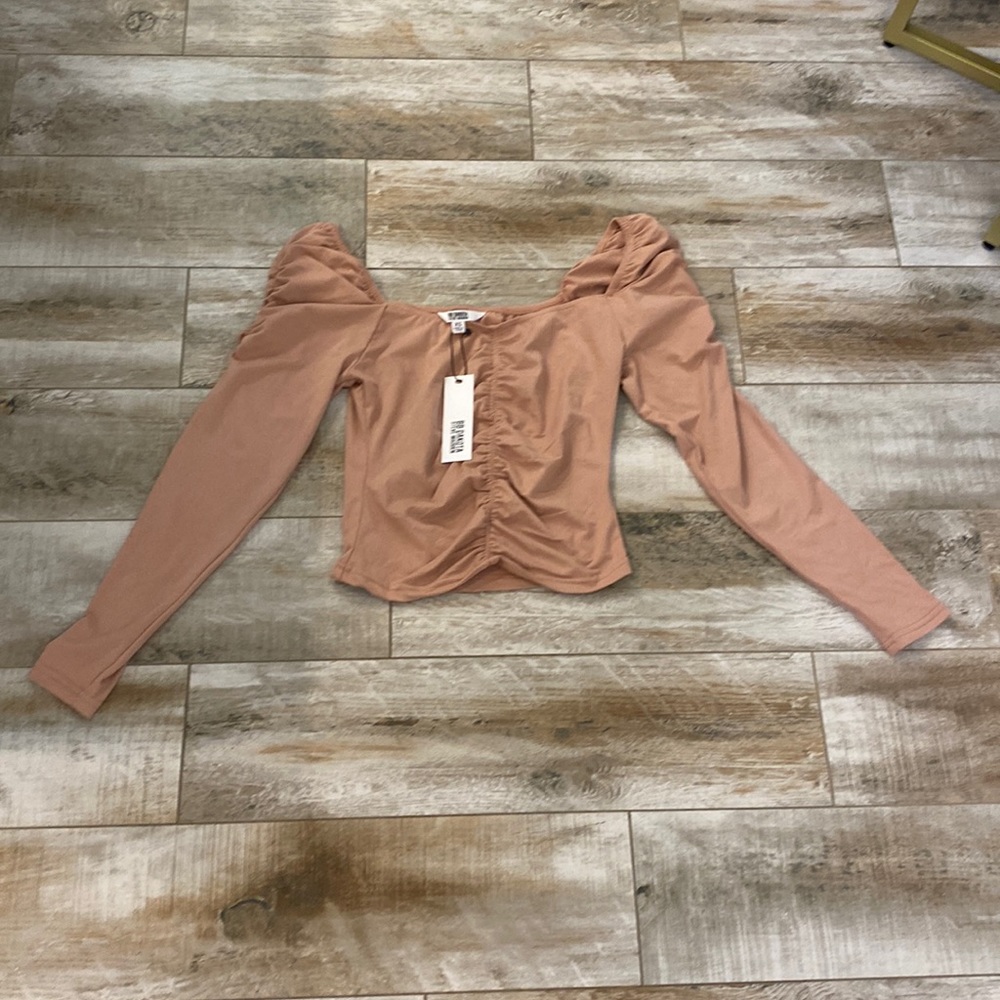 Brand new with tags! BB Dakota Rose Taupe Top XS